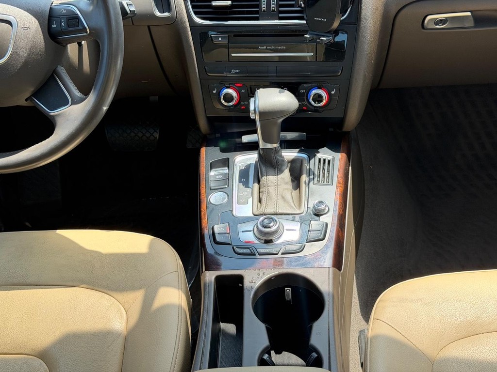 Audi A4 Vehicle Full-screen Gallery Image 14