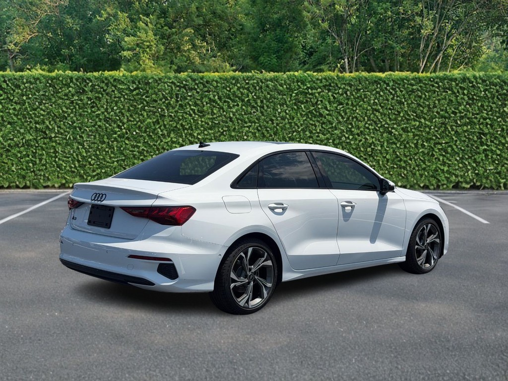 Audi A3 Vehicle Full-screen Gallery Image 03