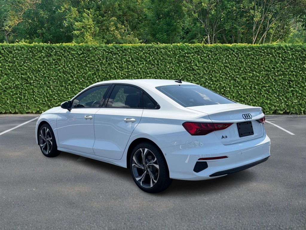 Audi A3 Vehicle Full-screen Gallery Image 06