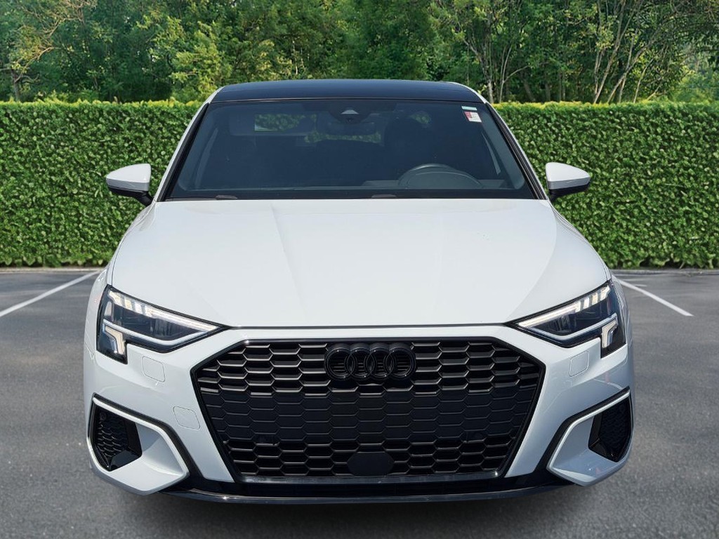 Audi A3 Vehicle Full-screen Gallery Image 09