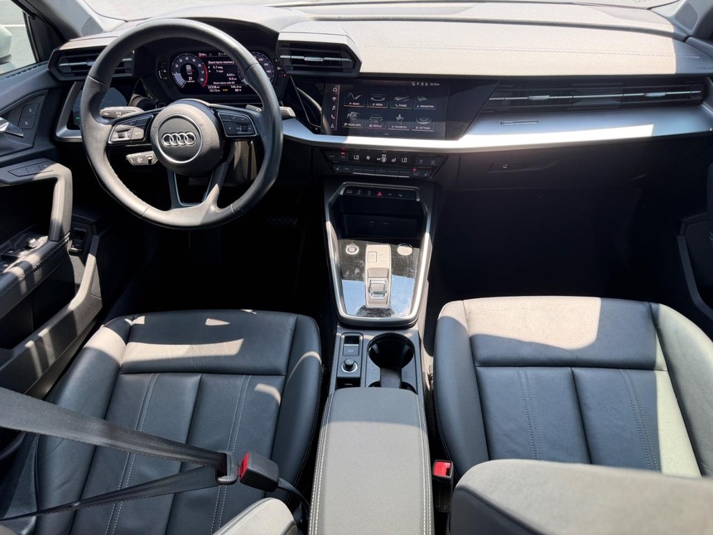 Audi A3 Vehicle Full-screen Gallery Image 11