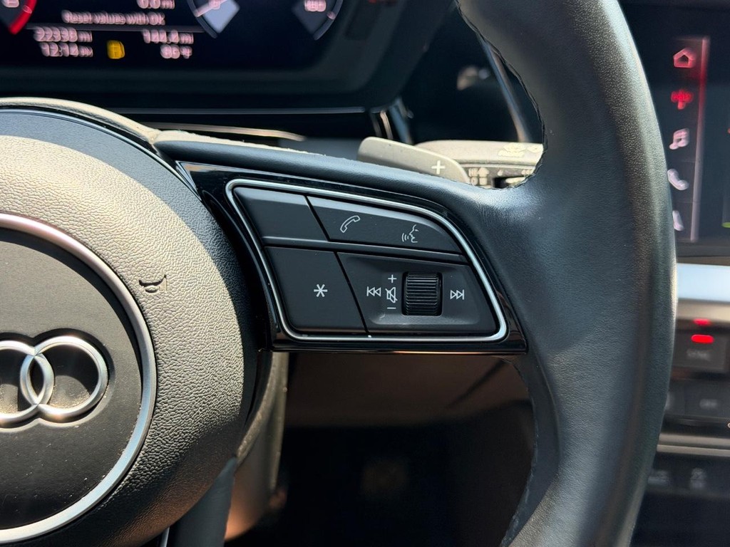 Audi A3 Vehicle Full-screen Gallery Image 18