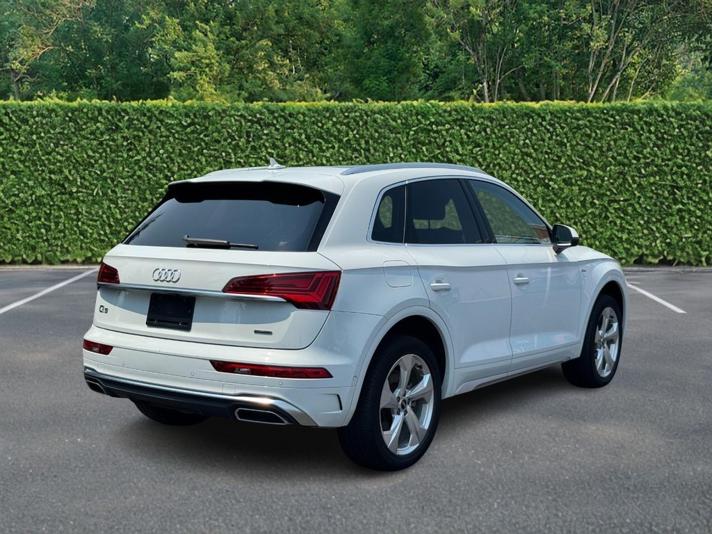Audi Q5 Vehicle Full-screen Gallery Image 03