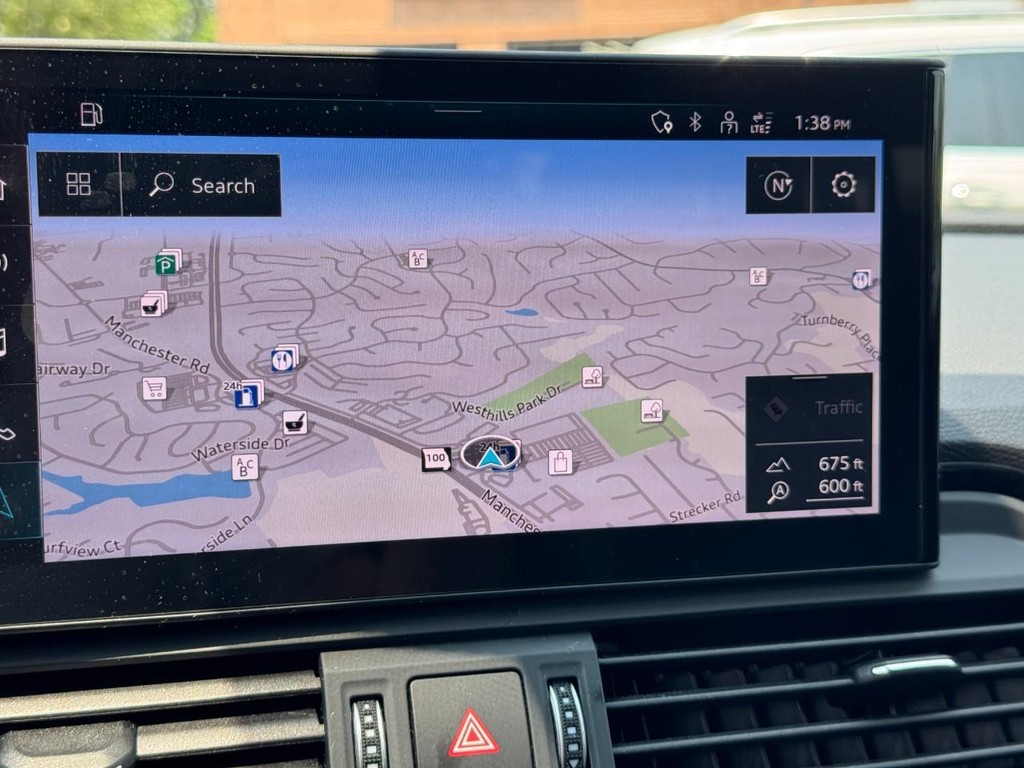 Audi Q5 Vehicle Full-screen Gallery Image 21