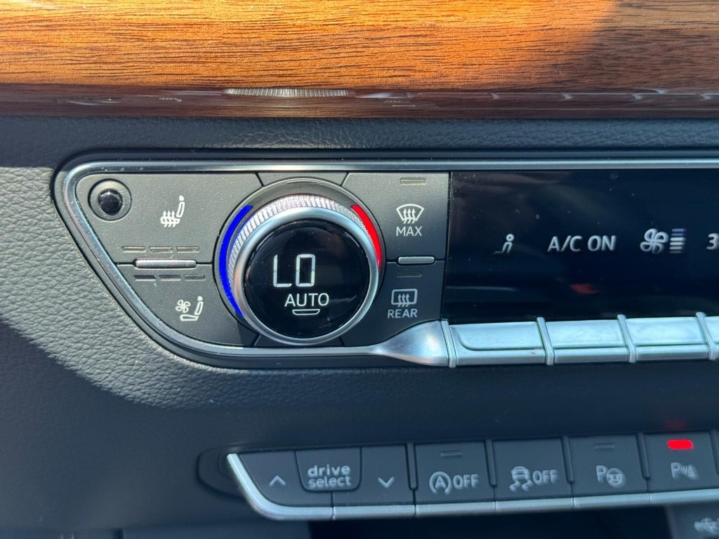 Audi Q5 Vehicle Full-screen Gallery Image 23
