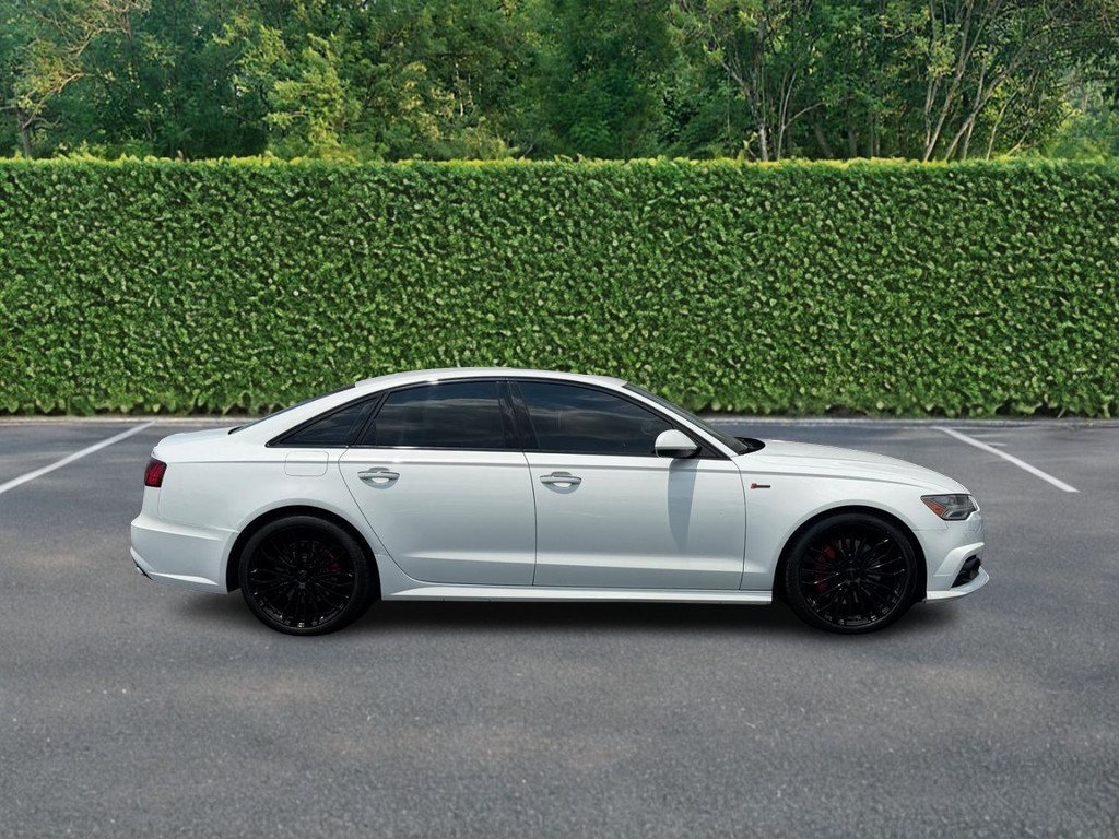 Audi A6 Vehicle Full-screen Gallery Image 02