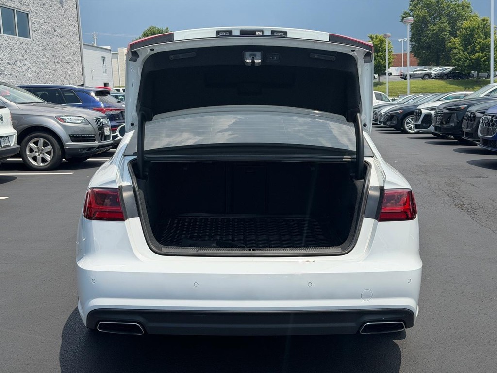 Audi A6 Vehicle Full-screen Gallery Image 04
