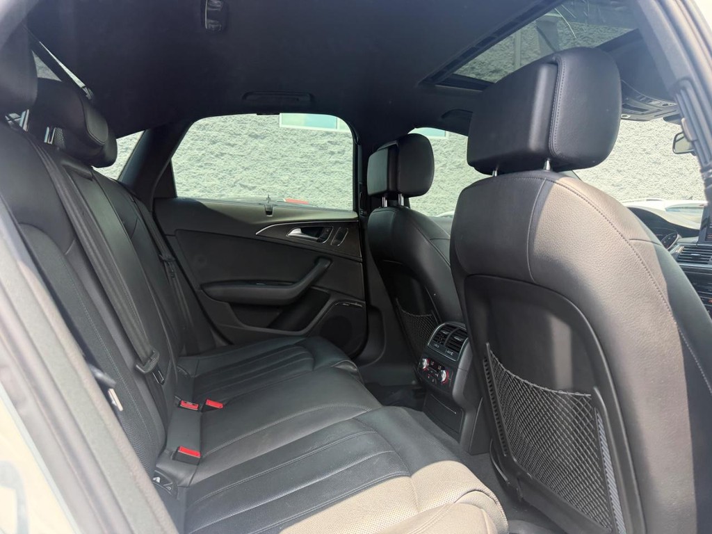 Audi A6 Vehicle Full-screen Gallery Image 11