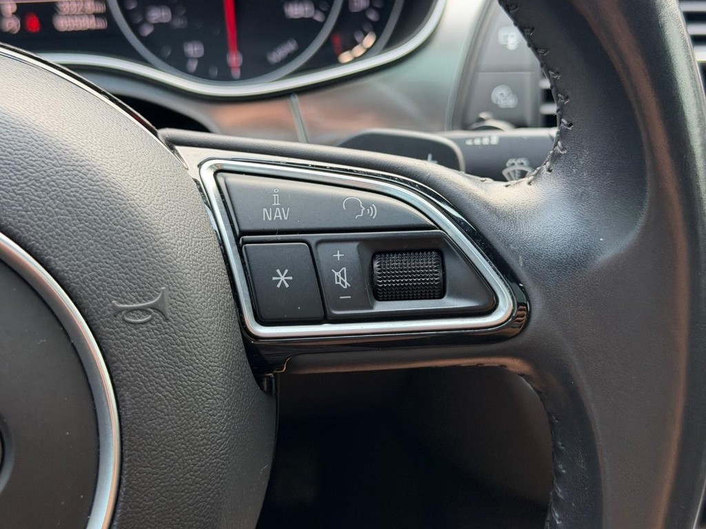 Audi A6 Vehicle Full-screen Gallery Image 19