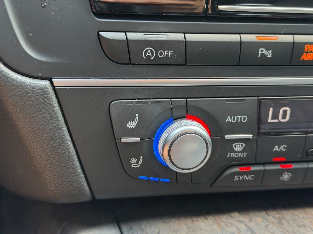 Audi A6 Vehicle Full-screen Gallery Image 23