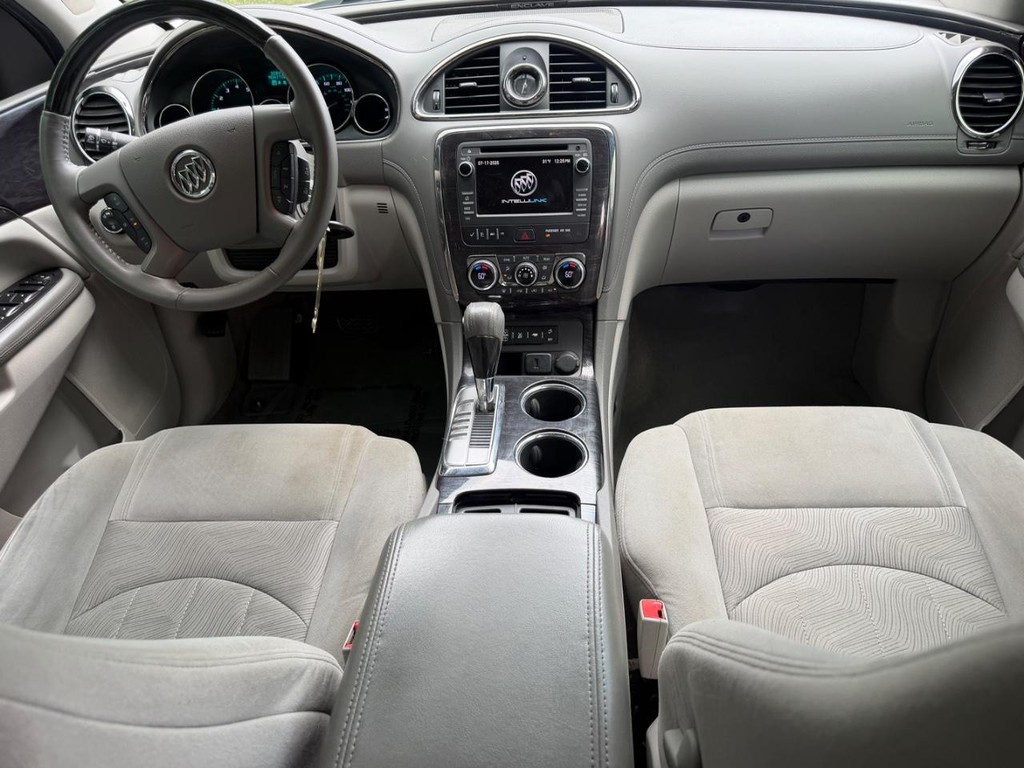 Buick Enclave Vehicle Full-screen Gallery Image 12