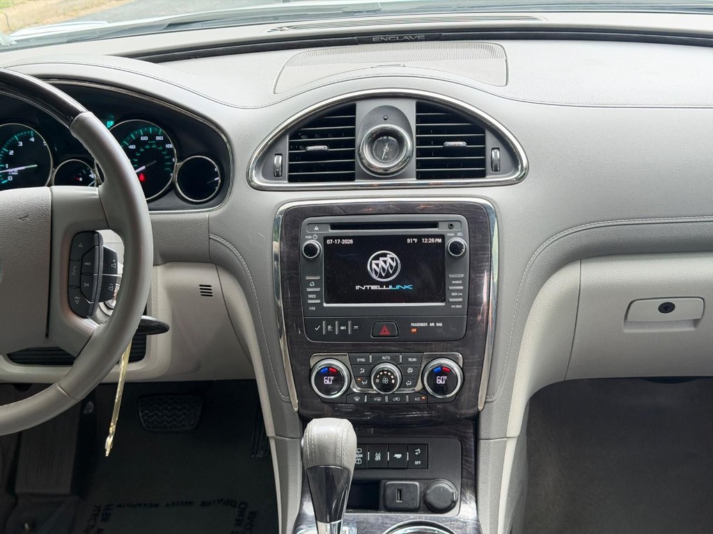 Buick Enclave Vehicle Full-screen Gallery Image 14