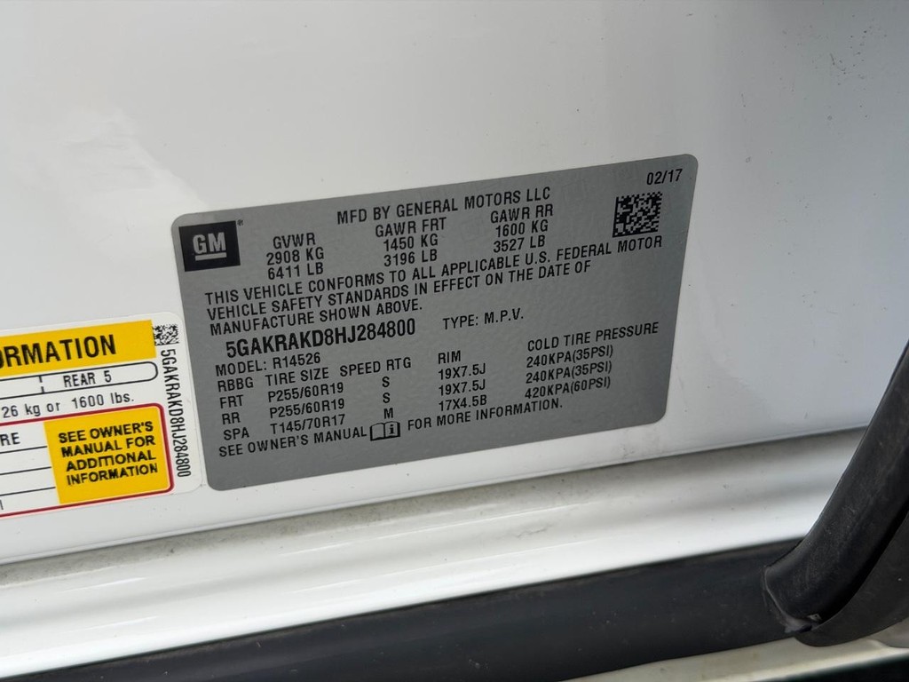 Buick Enclave Vehicle Full-screen Gallery Image 25