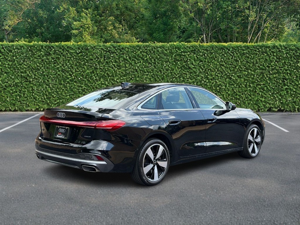 Audi A5 Vehicle Full-screen Gallery Image 03