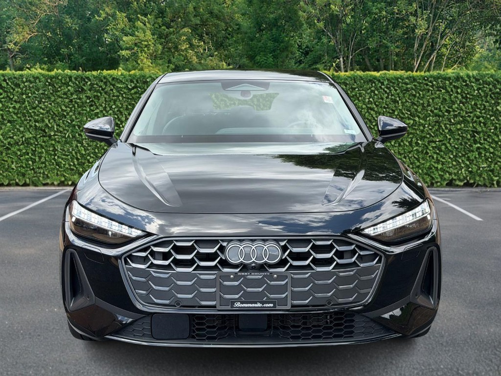 Audi A5 Vehicle Full-screen Gallery Image 09