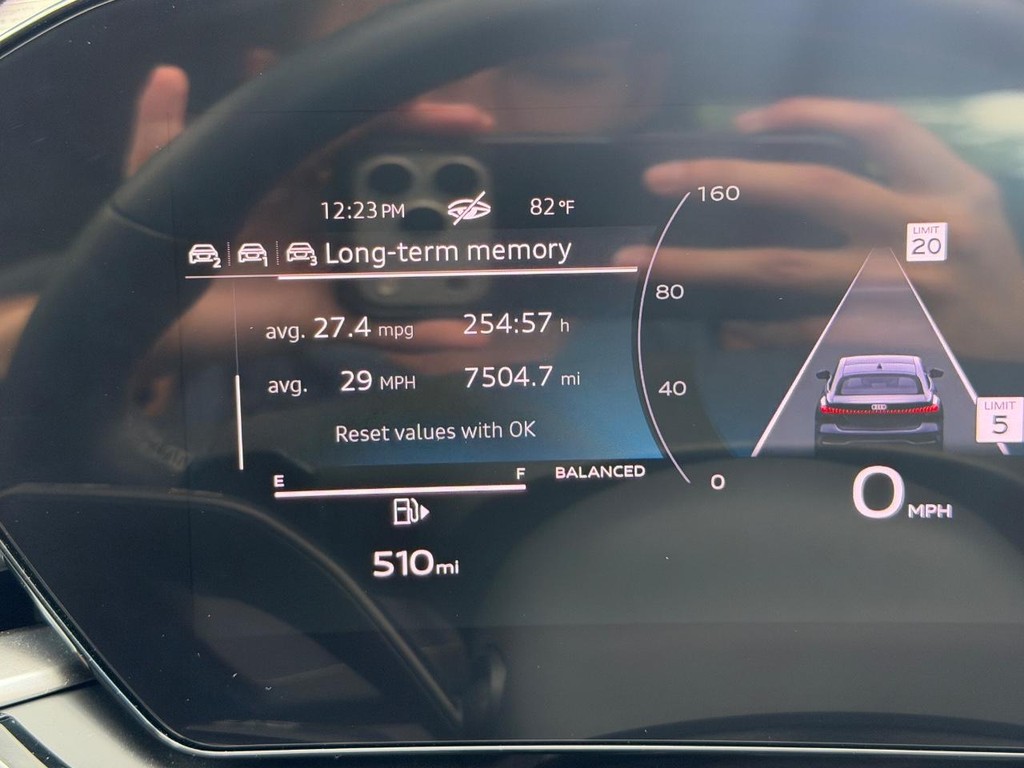 Audi A5 Vehicle Full-screen Gallery Image 18