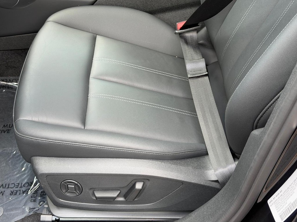 Audi A5 Vehicle Full-screen Gallery Image 20