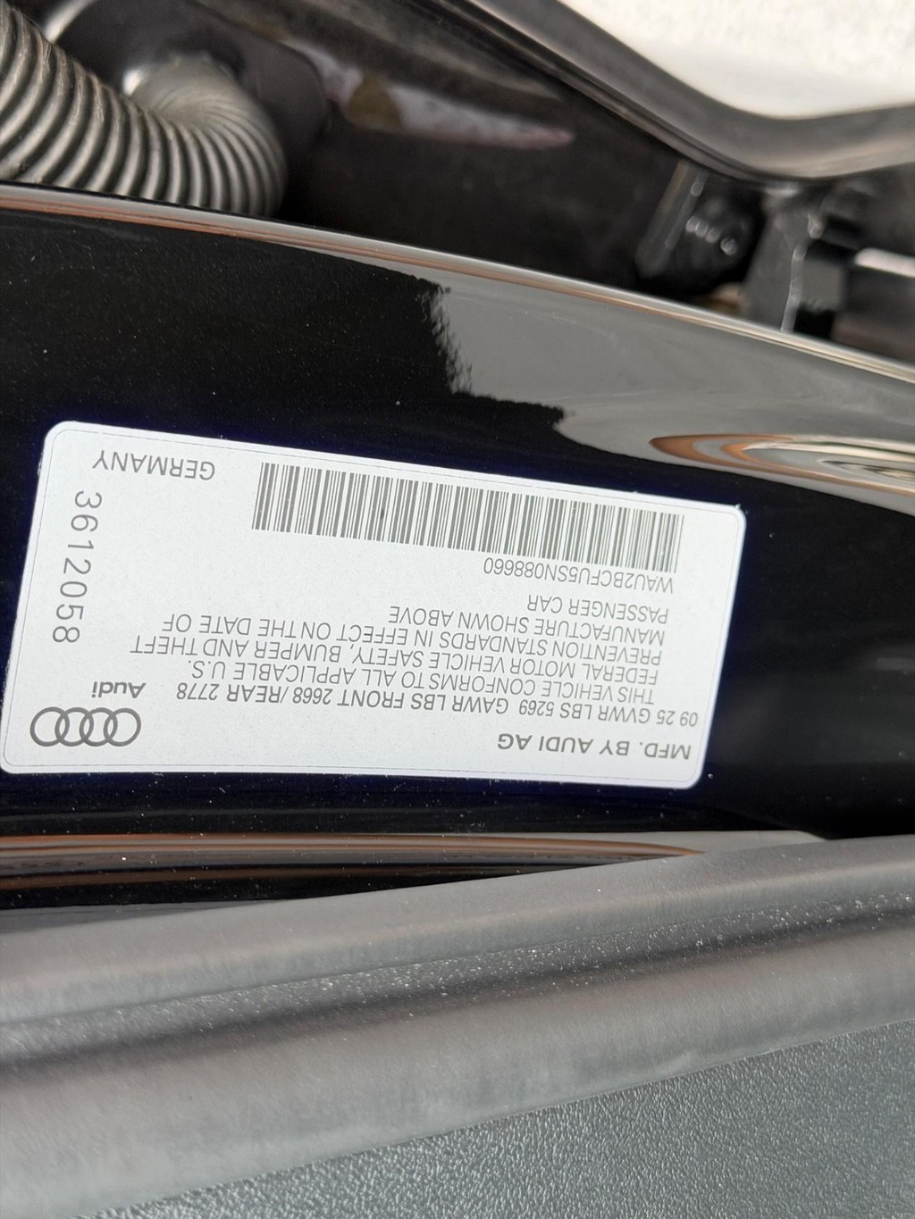 Audi A5 Vehicle Full-screen Gallery Image 21