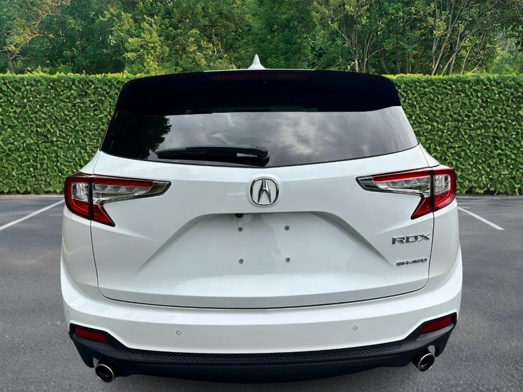 Acura RDX Vehicle Full-screen Gallery Image 04