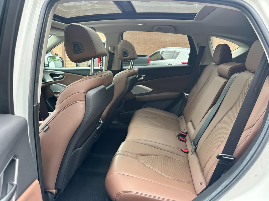 Acura RDX Vehicle Full-screen Gallery Image 10