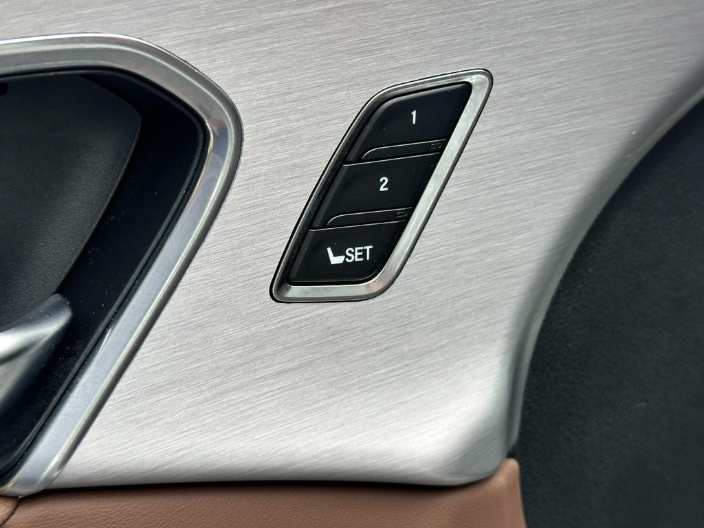 Acura RDX Vehicle Full-screen Gallery Image 18
