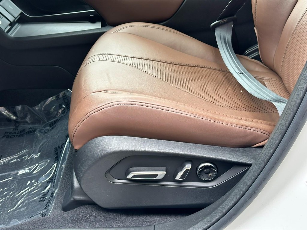 Acura RDX Vehicle Full-screen Gallery Image 19