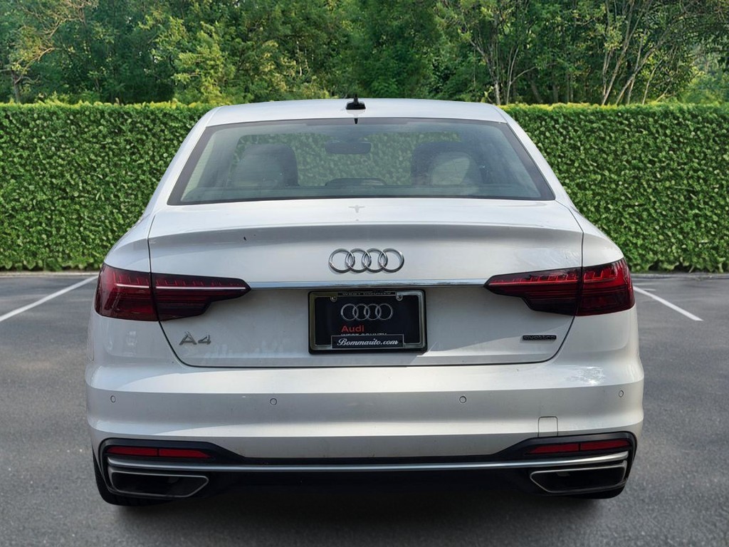 Audi A4 Sedan Vehicle Full-screen Gallery Image 05