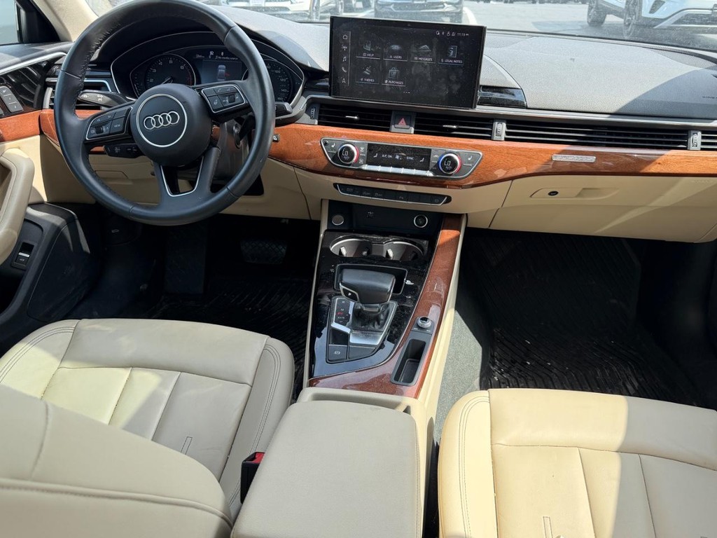 Audi A4 Sedan Vehicle Full-screen Gallery Image 11
