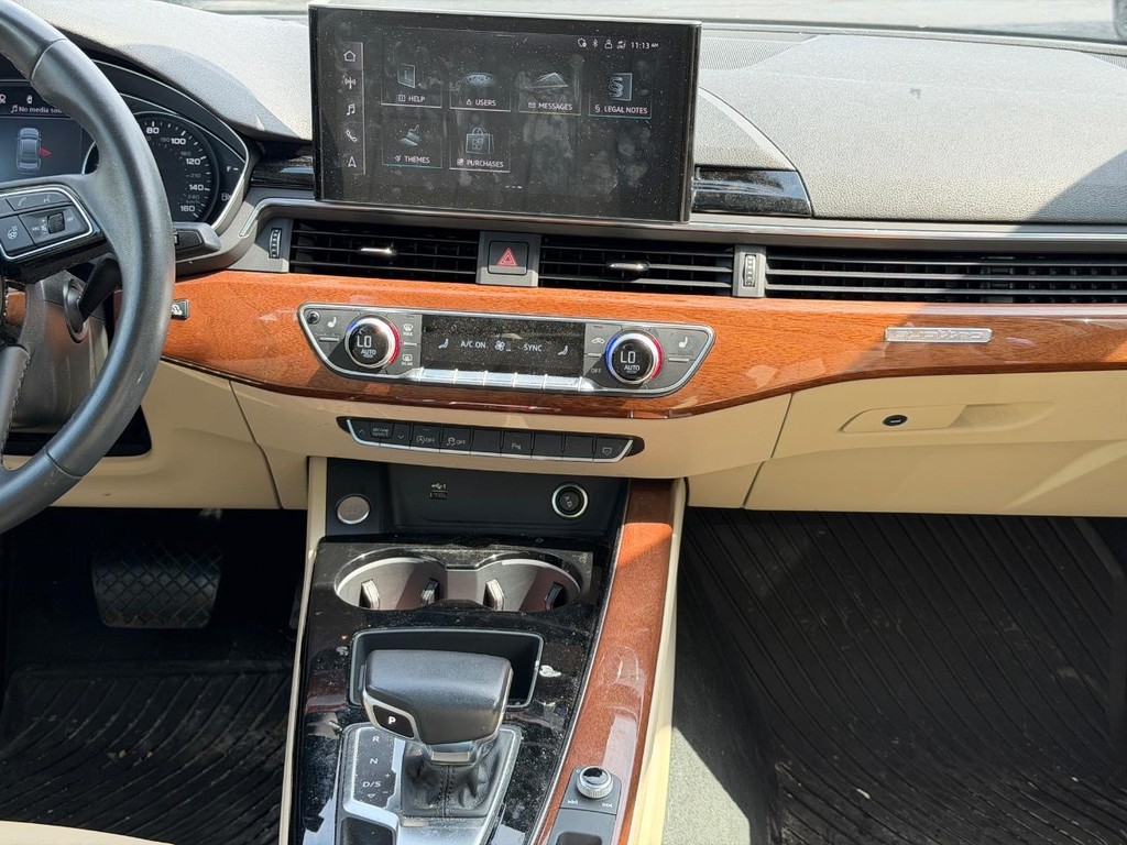 Audi A4 Sedan Vehicle Full-screen Gallery Image 13