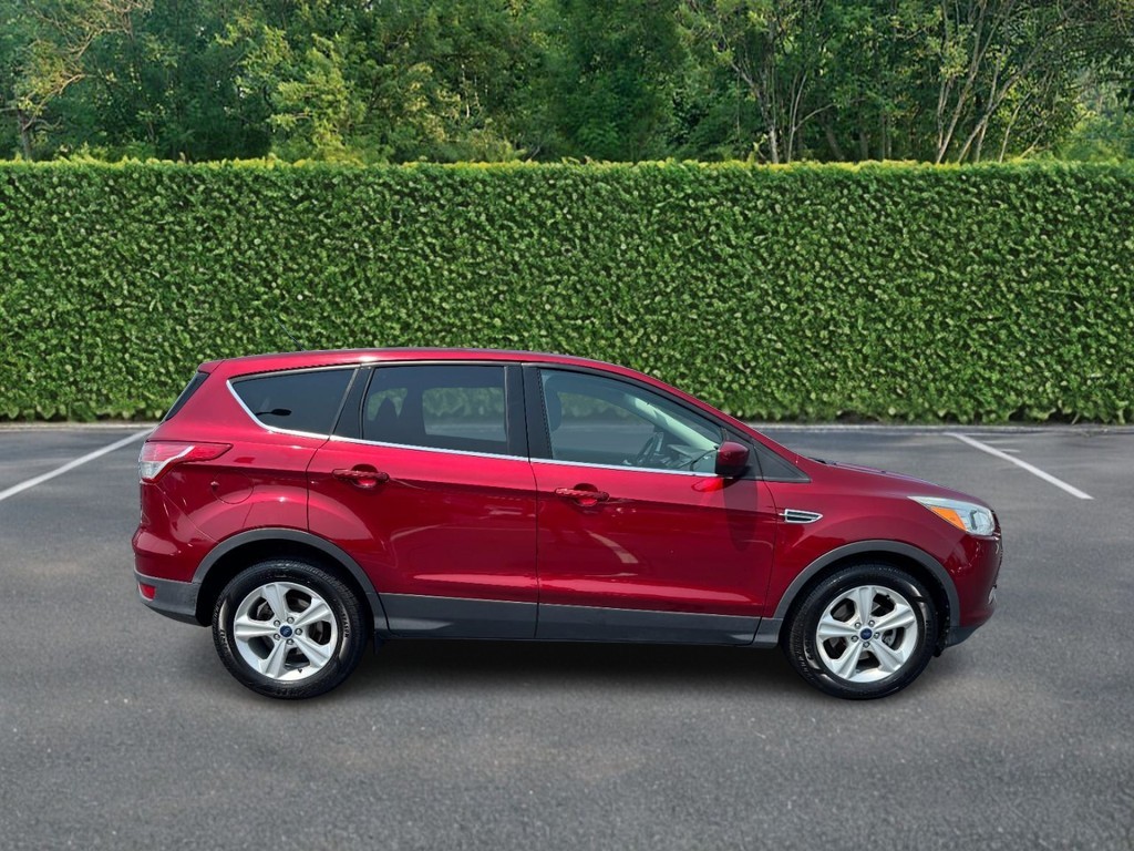 Ford Escape Vehicle Full-screen Gallery Image 02