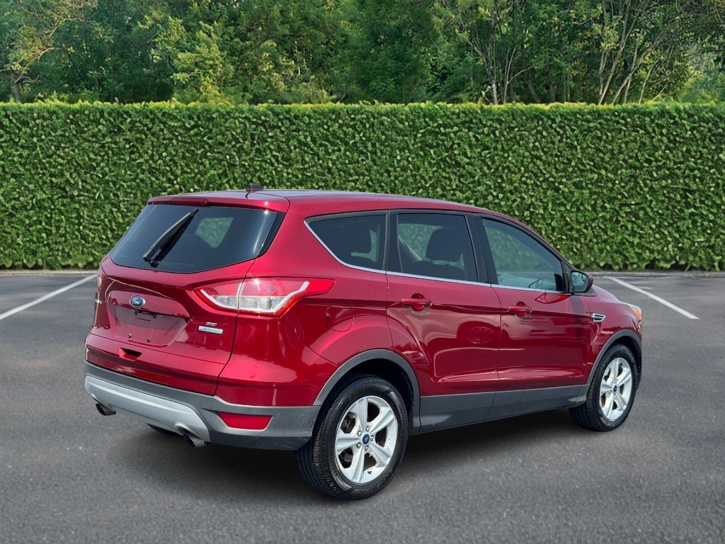 Ford Escape Vehicle Full-screen Gallery Image 03