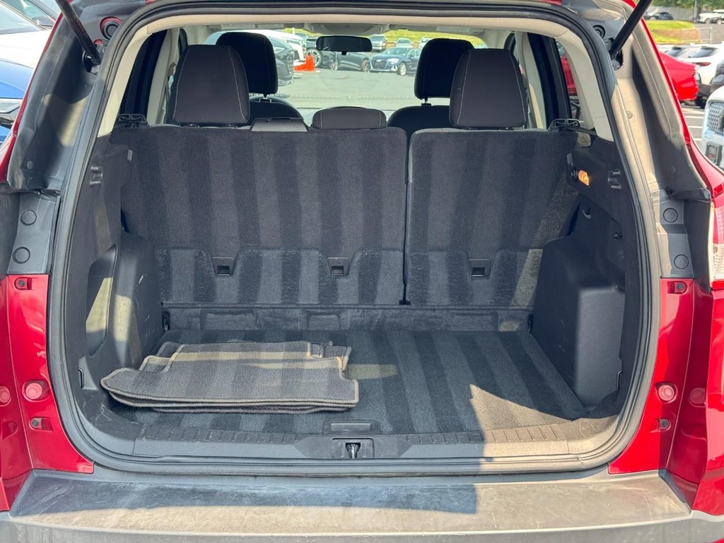 Ford Escape Vehicle Full-screen Gallery Image 04