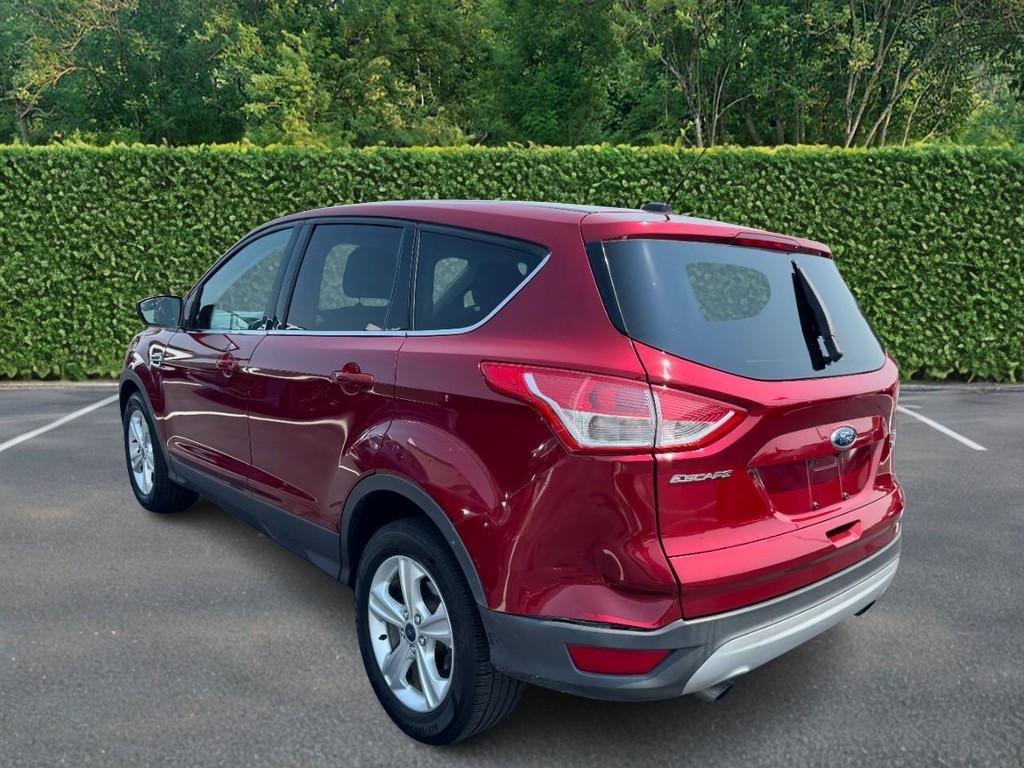 Ford Escape Vehicle Full-screen Gallery Image 06