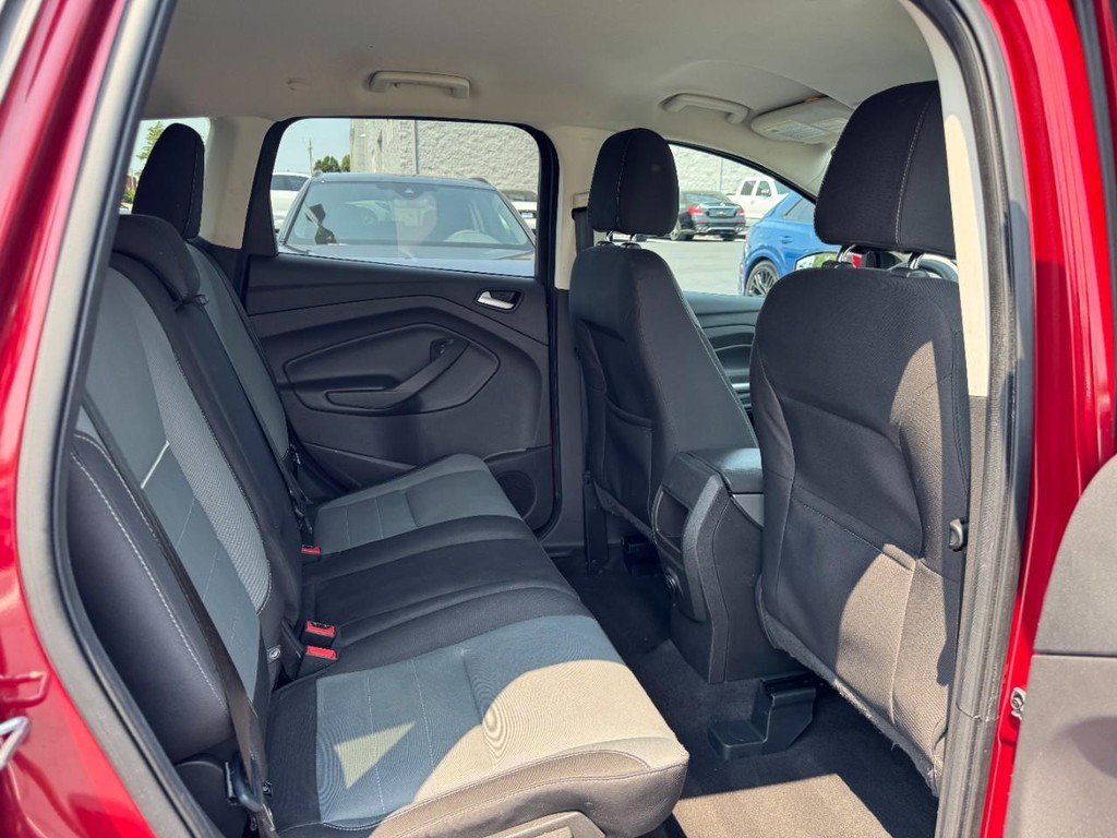 Ford Escape Vehicle Full-screen Gallery Image 10