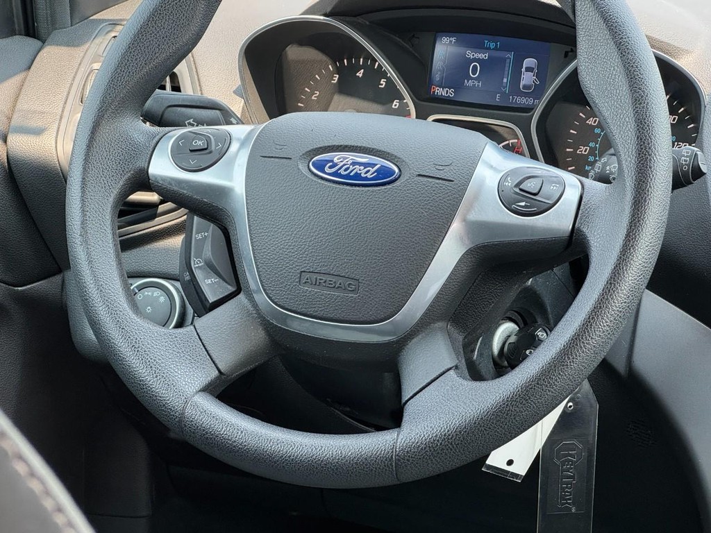 Ford Escape Vehicle Full-screen Gallery Image 12