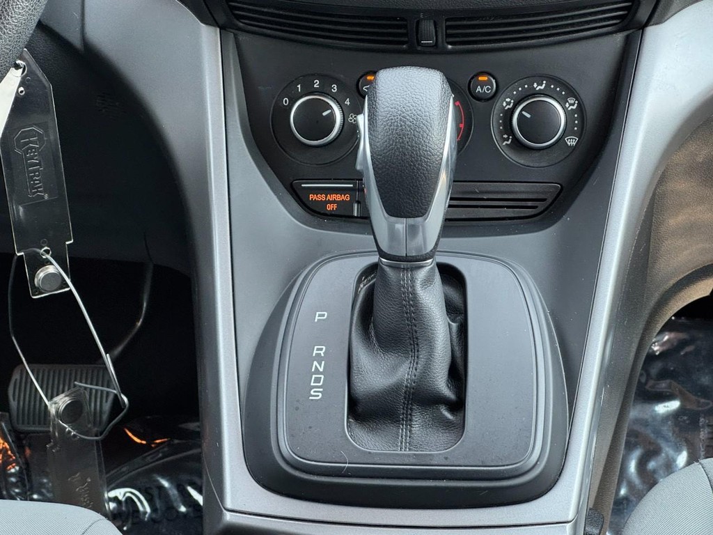 Ford Escape Vehicle Full-screen Gallery Image 14