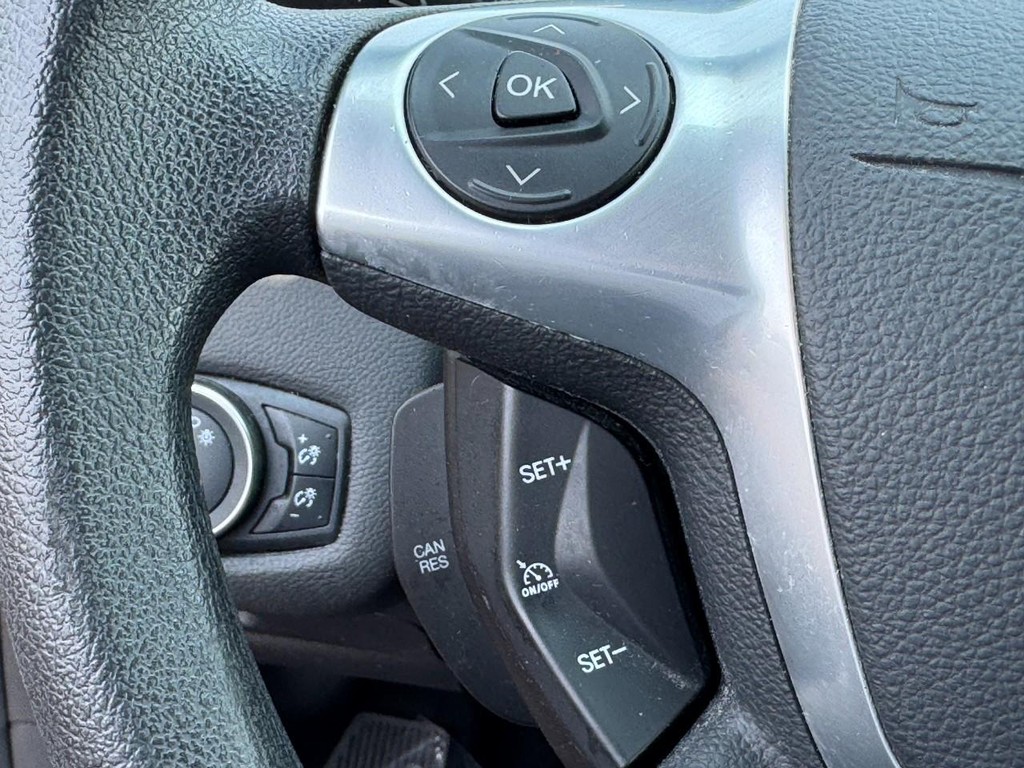 Ford Escape Vehicle Full-screen Gallery Image 18