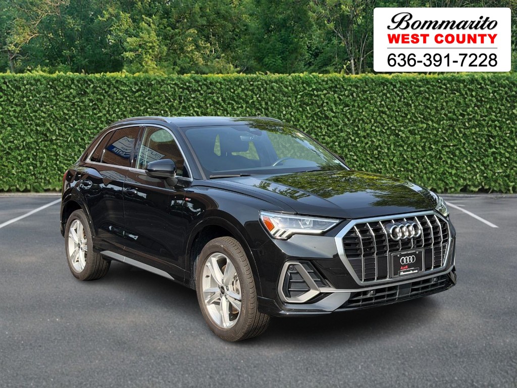 Audi Q3 Vehicle Full-screen Gallery Image 01