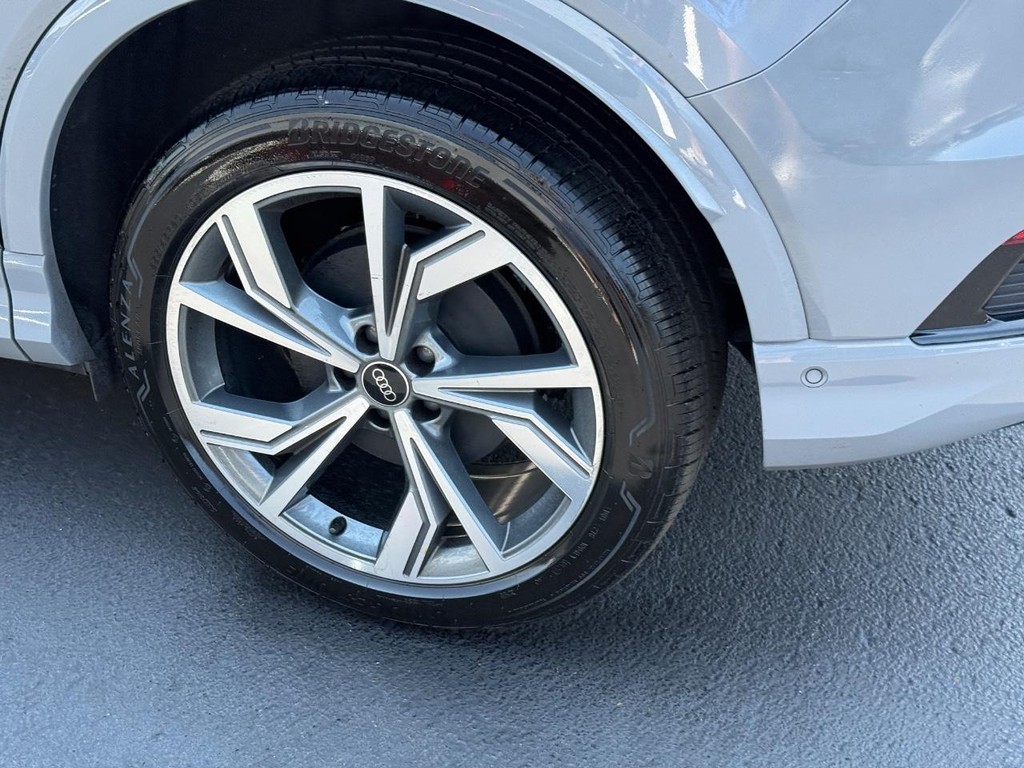 Audi Q4 e-tron Sportback Vehicle Full-screen Gallery Image 07