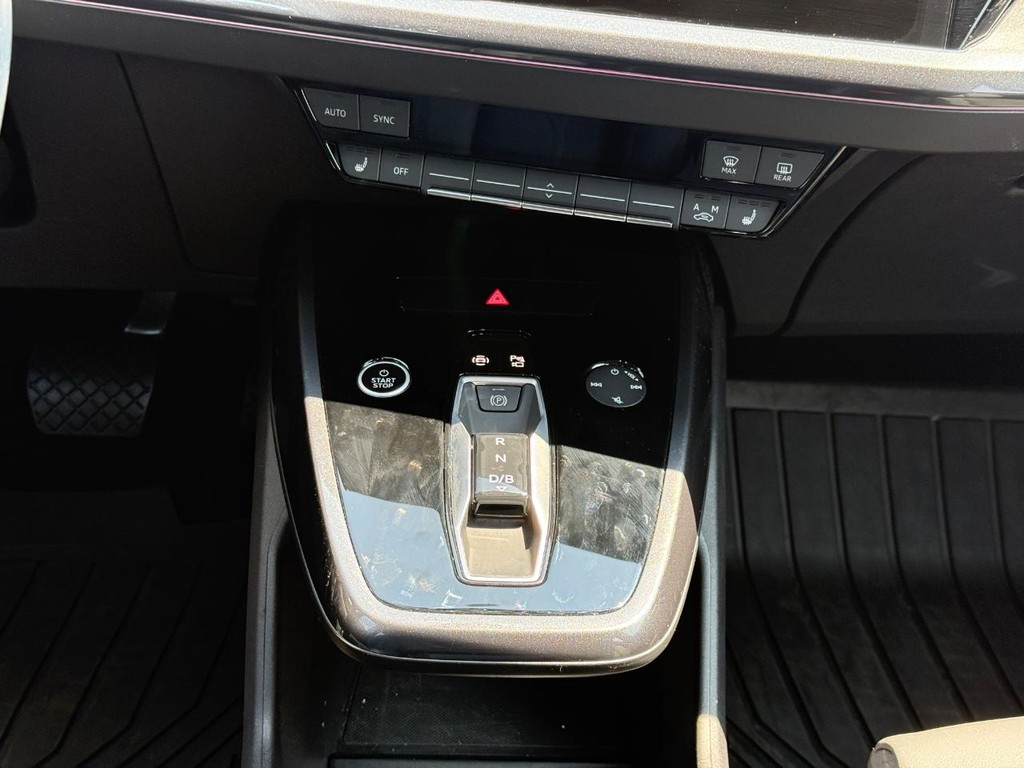 Audi Q4 e-tron Sportback Vehicle Full-screen Gallery Image 13