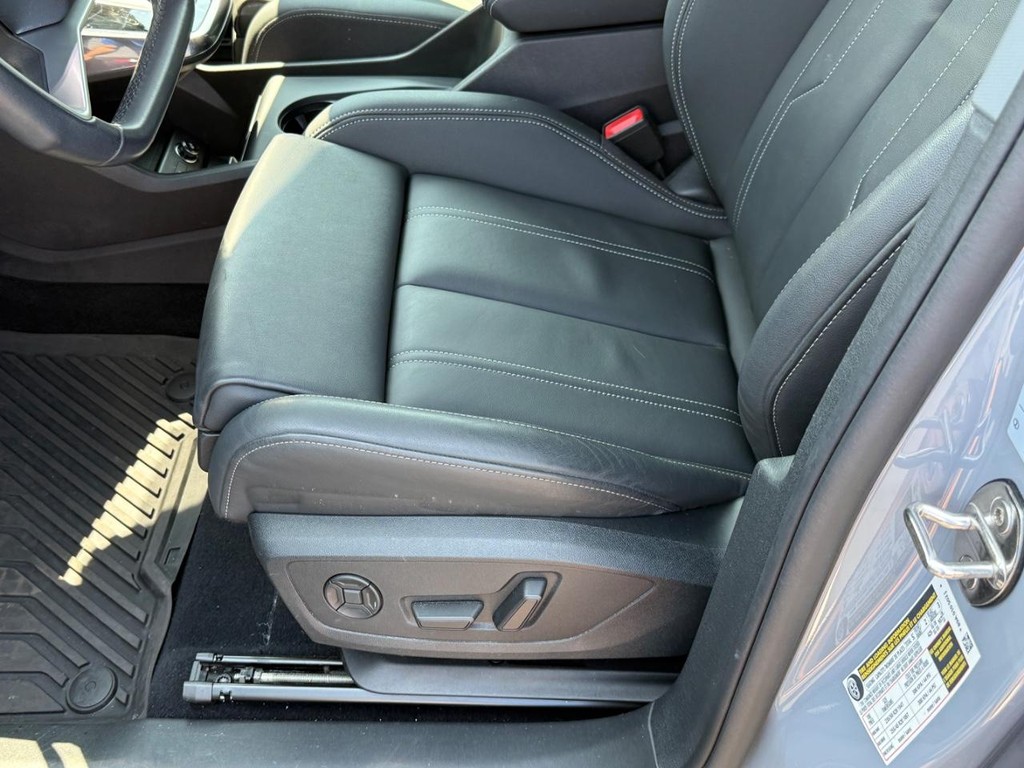 Audi Q4 e-tron Sportback Vehicle Full-screen Gallery Image 16