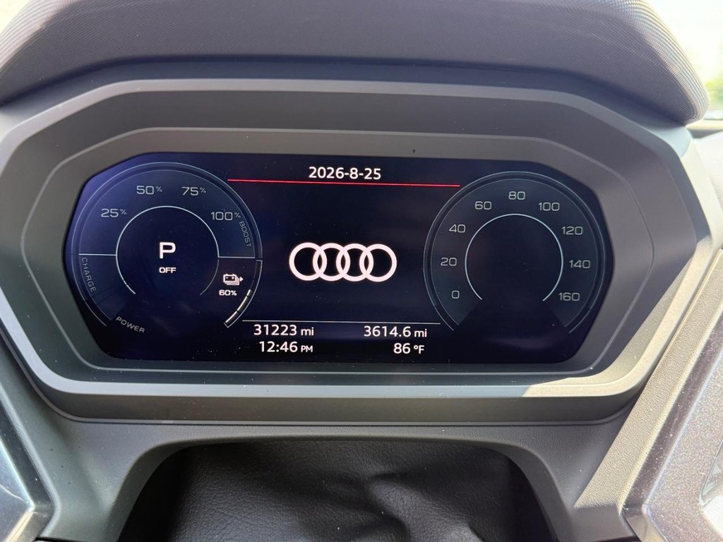 Audi Q4 e-tron Sportback Vehicle Full-screen Gallery Image 17