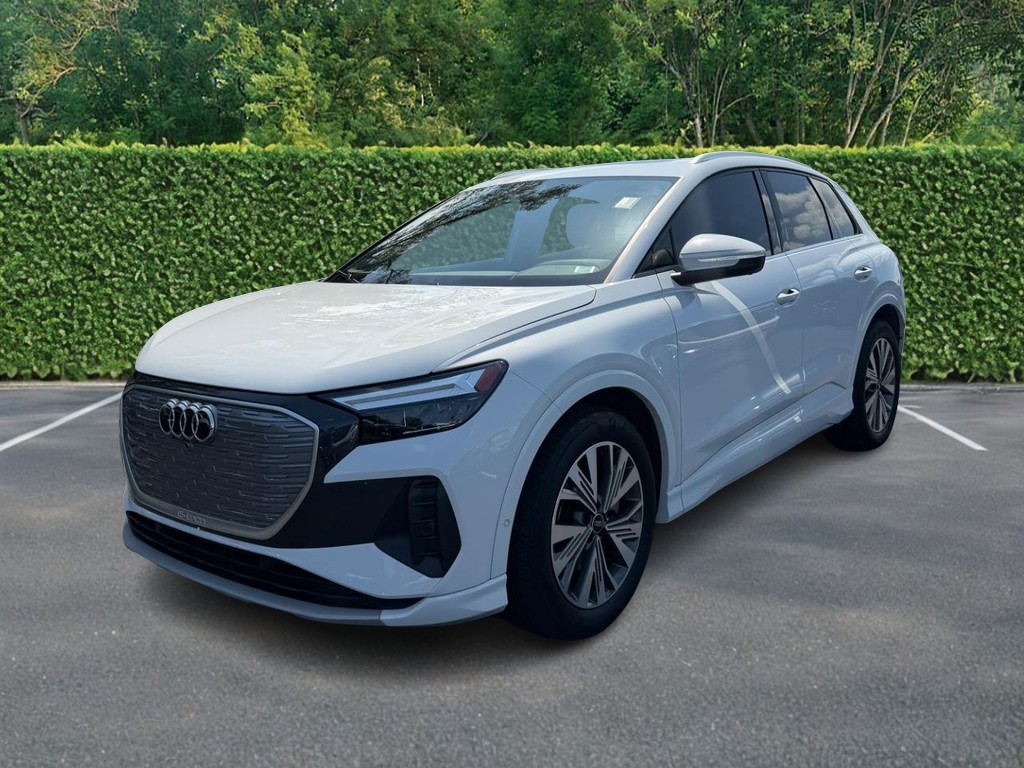 Audi Q4 e-tron Vehicle Full-screen Gallery Image 08