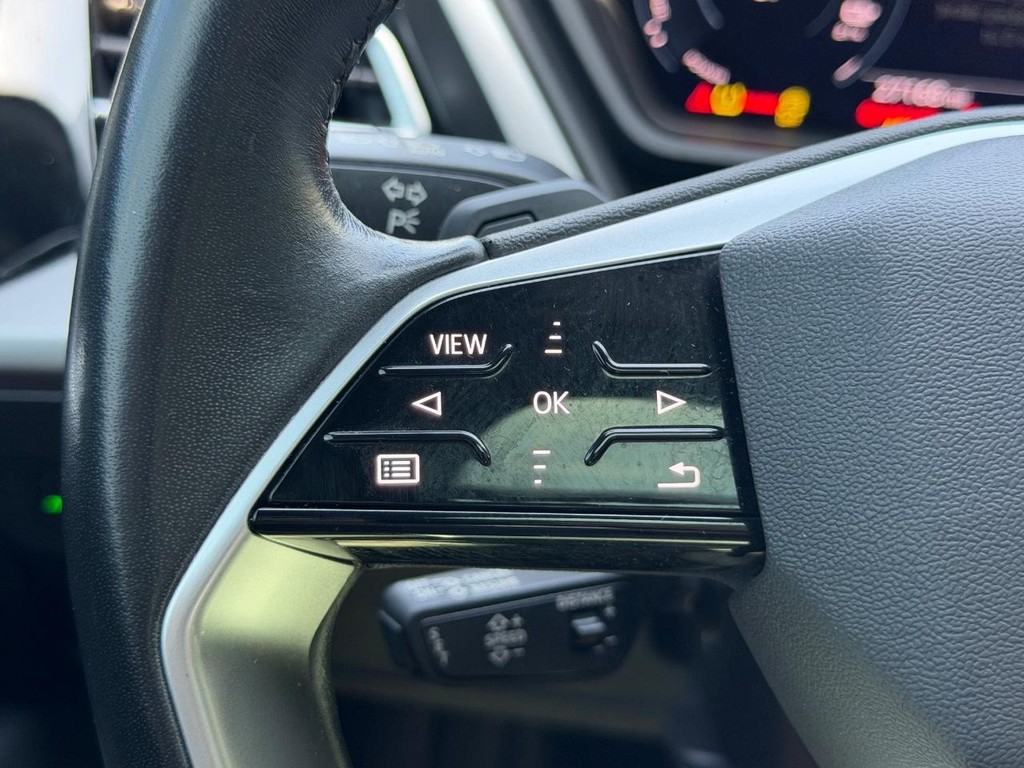 Audi Q4 e-tron Vehicle Full-screen Gallery Image 16
