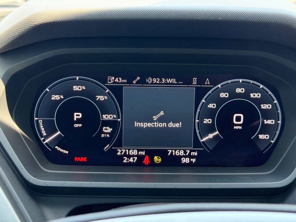 Audi Q4 e-tron Vehicle Full-screen Gallery Image 18