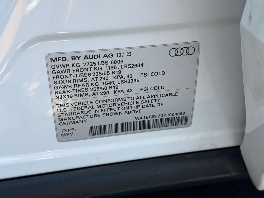 Audi Q4 e-tron Vehicle Full-screen Gallery Image 22