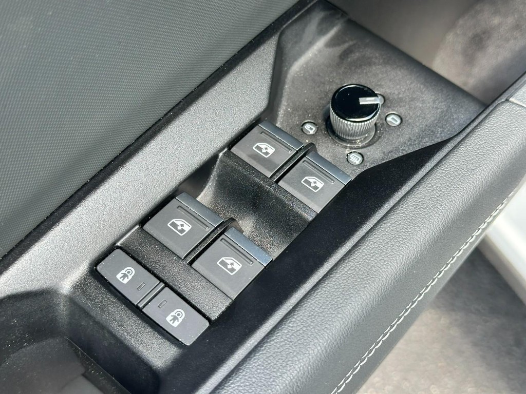 Audi Q4 e-tron Vehicle Full-screen Gallery Image 17