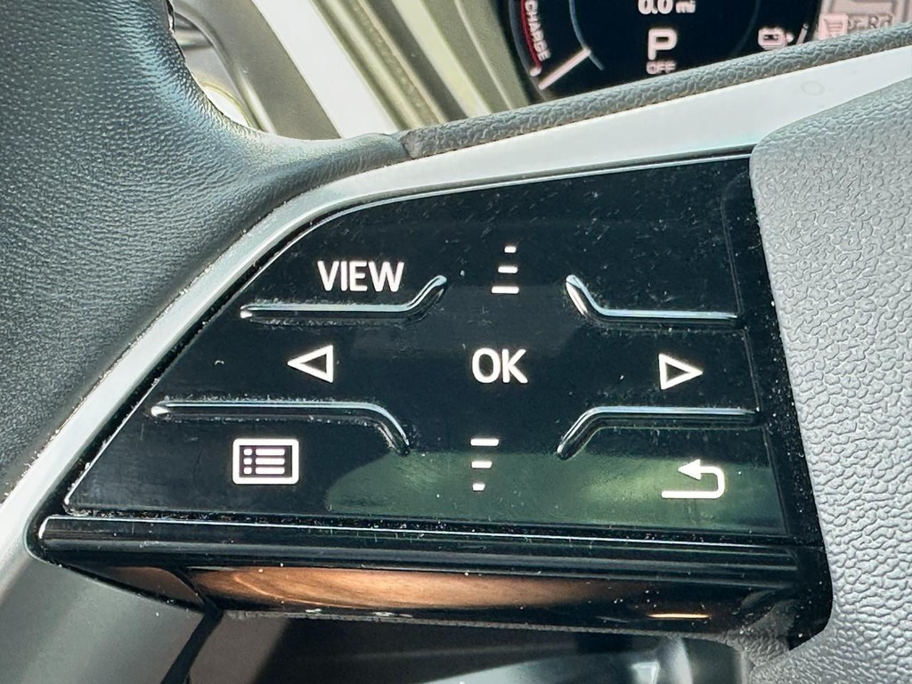 Audi Q4 e-tron Vehicle Full-screen Gallery Image 20