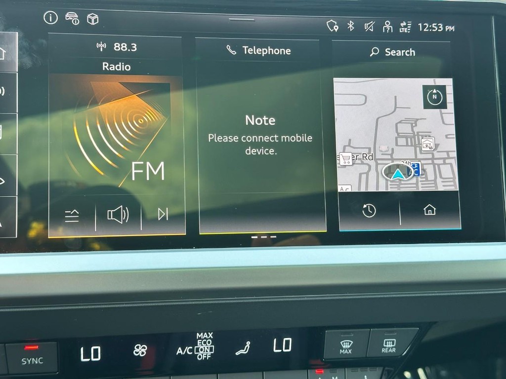 Audi Q4 e-tron Vehicle Full-screen Gallery Image 24