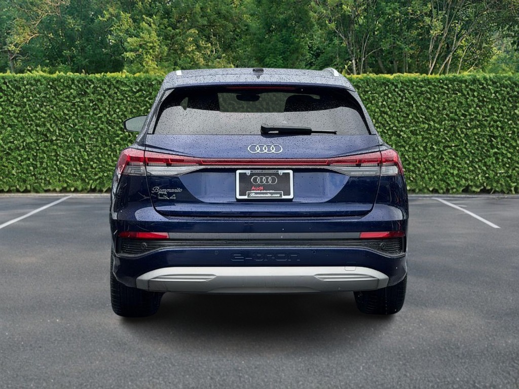 Audi Q4 e-tron Vehicle Full-screen Gallery Image 05